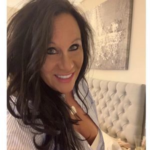 Meet your Posher, Carrie